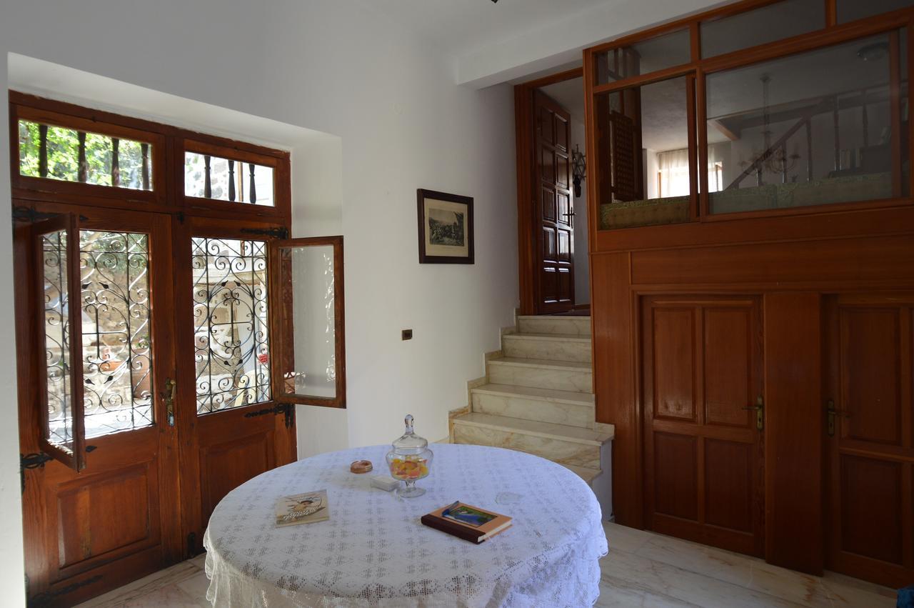 Molivos Tower Villa Митимна Стая снимка
