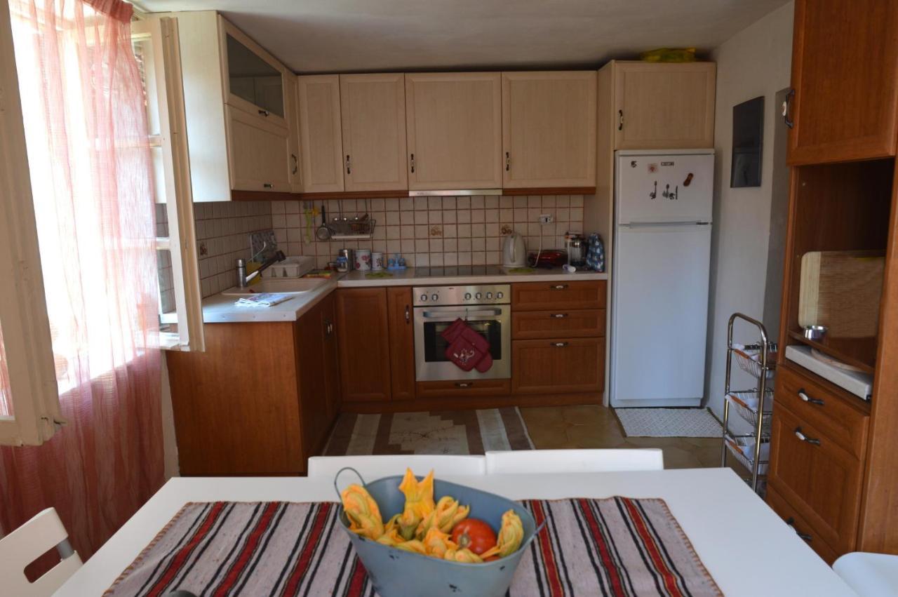 Molivos Tower Villa Митимна Стая снимка