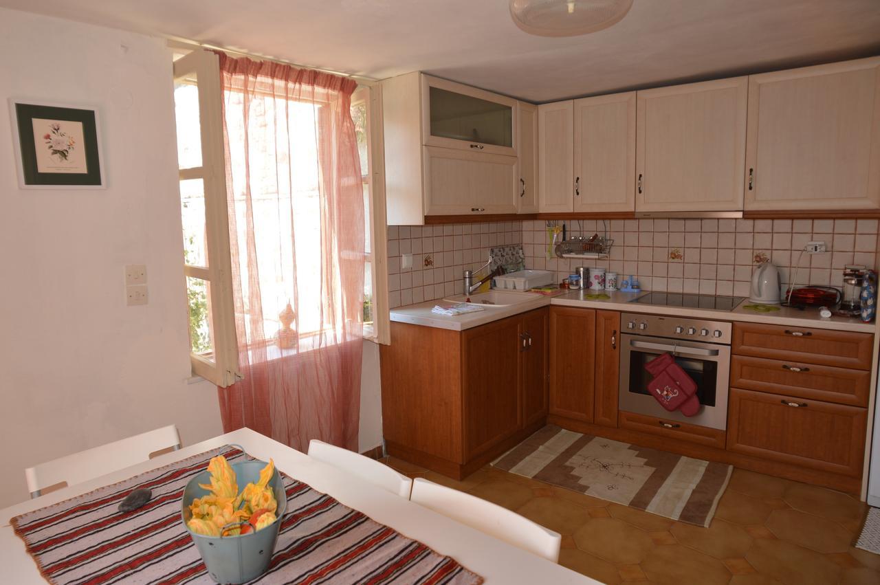 Molivos Tower Villa Митимна Стая снимка