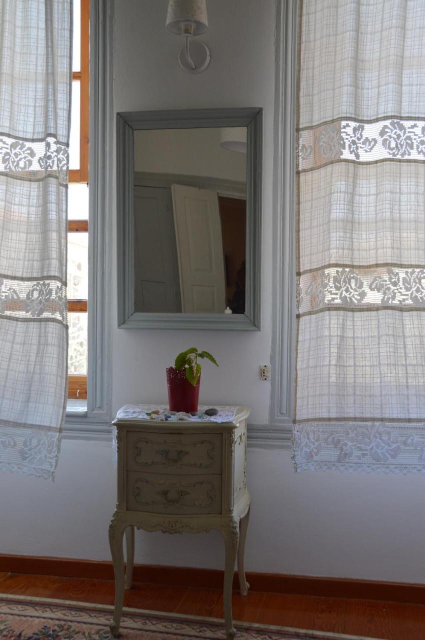 Molivos Tower Villa Митимна Екстериор снимка