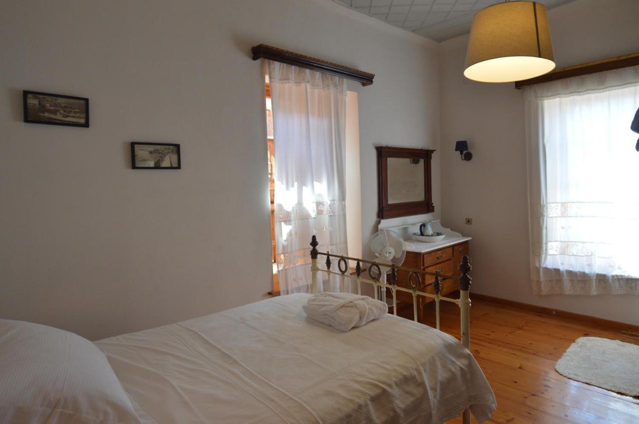 Molivos Tower Villa Митимна Екстериор снимка
