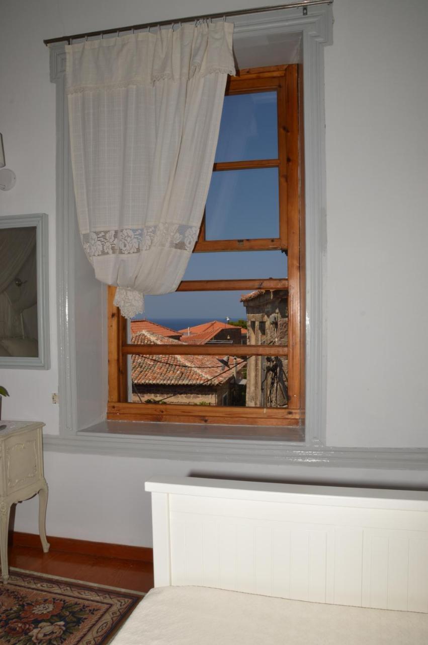 Molivos Tower Villa Митимна Екстериор снимка