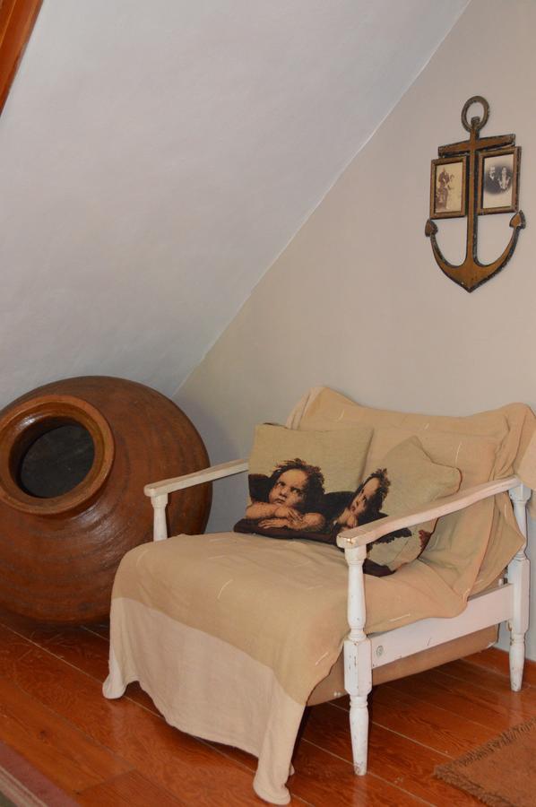 Molivos Tower Villa Митимна Екстериор снимка